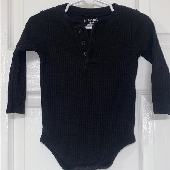 18M Carter's Black Ribbed Long Sleeve Baby Onesie - Picture 1 of 5